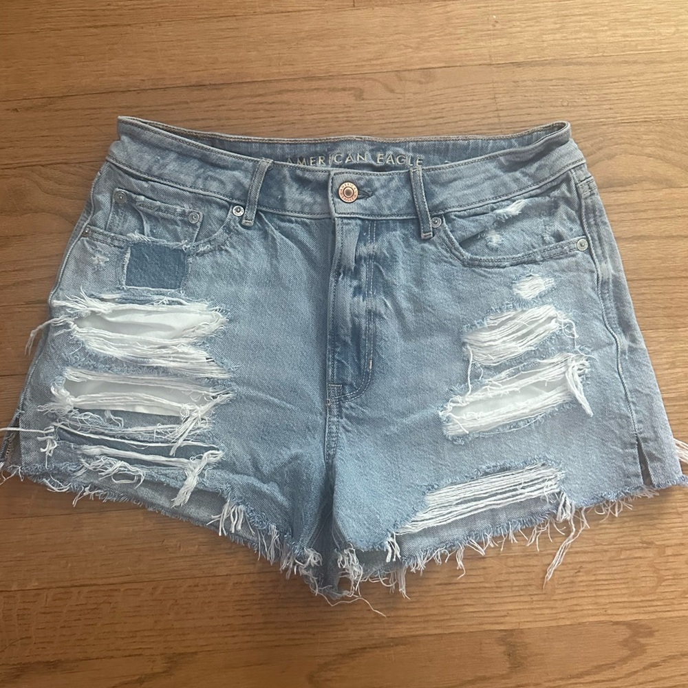 American Eagle Ripped Jean Shorts Women Size 6